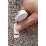 tesa Powerstrips Haken Small OVAL Selbstklebender Wandhaken für Glas Kacheln Holz Kunststoff und andere Untergründe Weiß