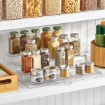 mDesign Gewürzregal – praktischer Küchenorganizer mit 4 Ebenen aus Kunststoff – Gewürzhalter zur Aufbewahrung von Kräutern und anderen abgepackten Lebensmitteln – durchsichtig