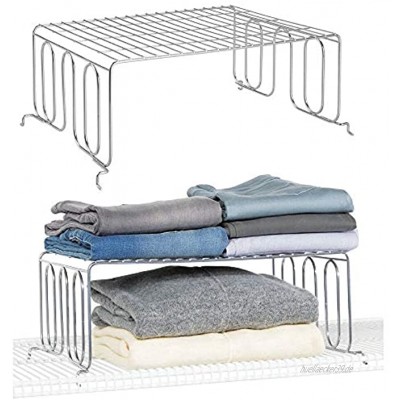 mDesign 2er-Set Regaltrenner mit Ablage – praktisches Kleiderschranksystem für Drahtregale – Regalsystem aus Metall für das Schlaf- Badezimmer oder die Küche – silberfarben